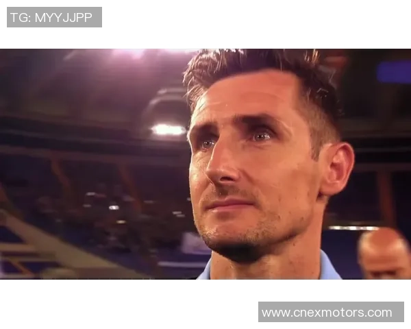 足球明星克洛泽在抖音分享训练秘笈与生活点滴引发粉丝热议 足球明星克洛泽在抖音分享训练秘笈与生活点滴引发粉丝热议